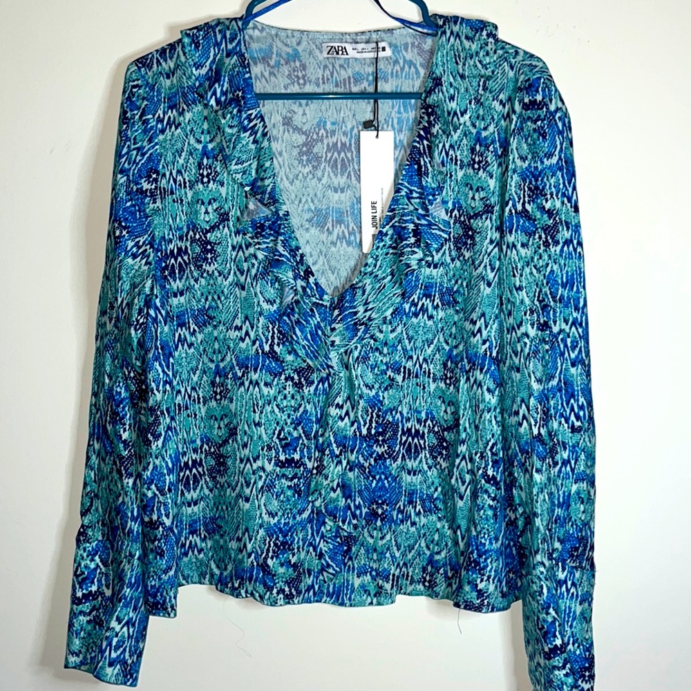 Zara blouse blue print v neck NWT size large